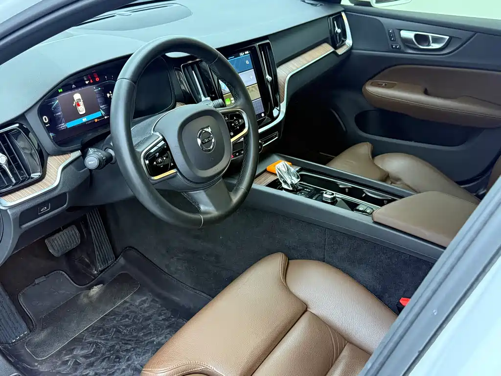Volvo S60 2023 B4 Zhiyuan Luxury Edition купить на сайте DeffCars