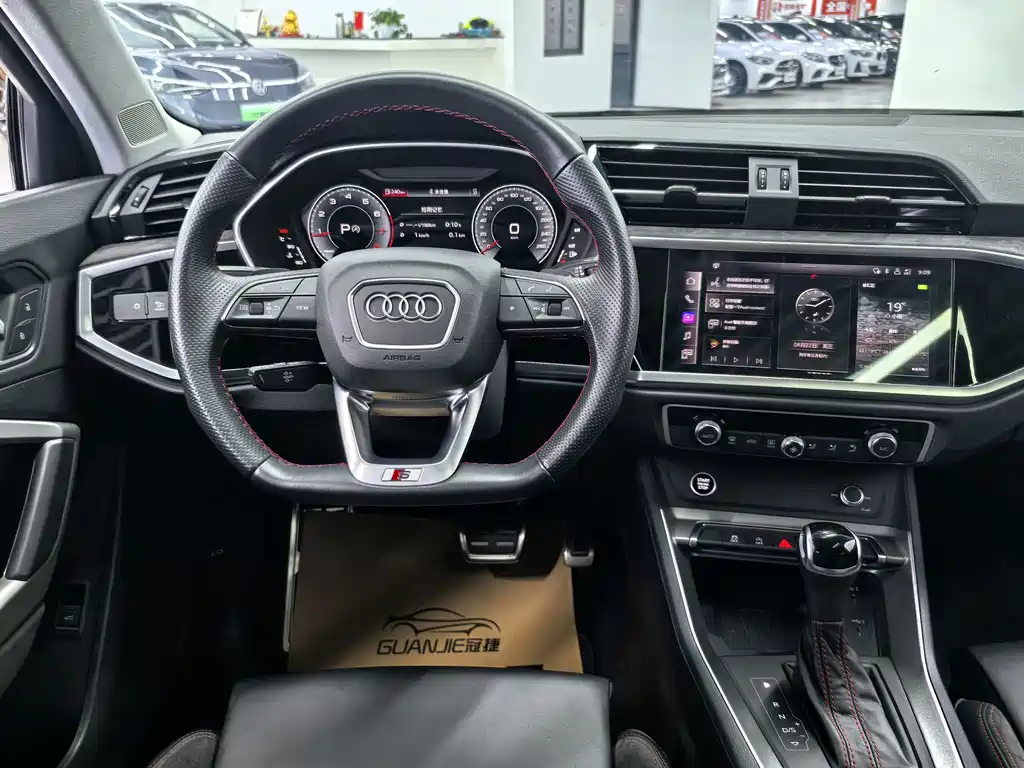 Audi Q3 Sportback 2022 40 TFSI RS Kit Burning Speed ​​Type купить на сайте DeffCars