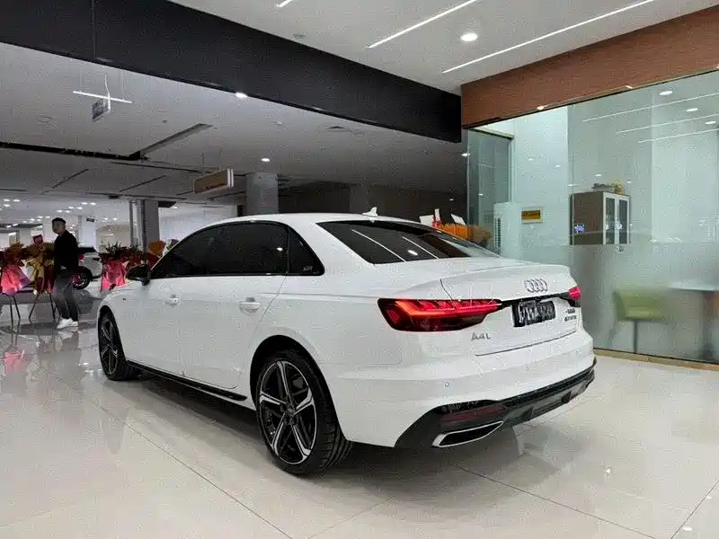 Audi A4L 2024 40 TFSI luxury and dynamic model купить на сайте DeffCars