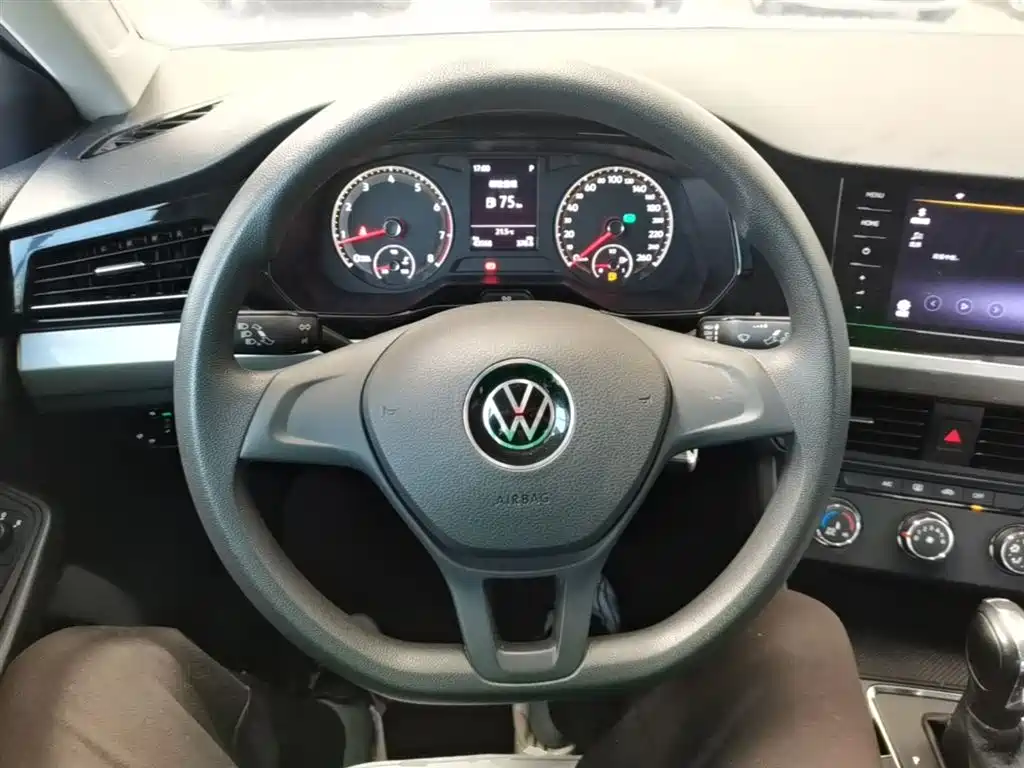Bora 2021 1.5L Automatic Fashion Smart Connected Edition купить на сайте DeffCars