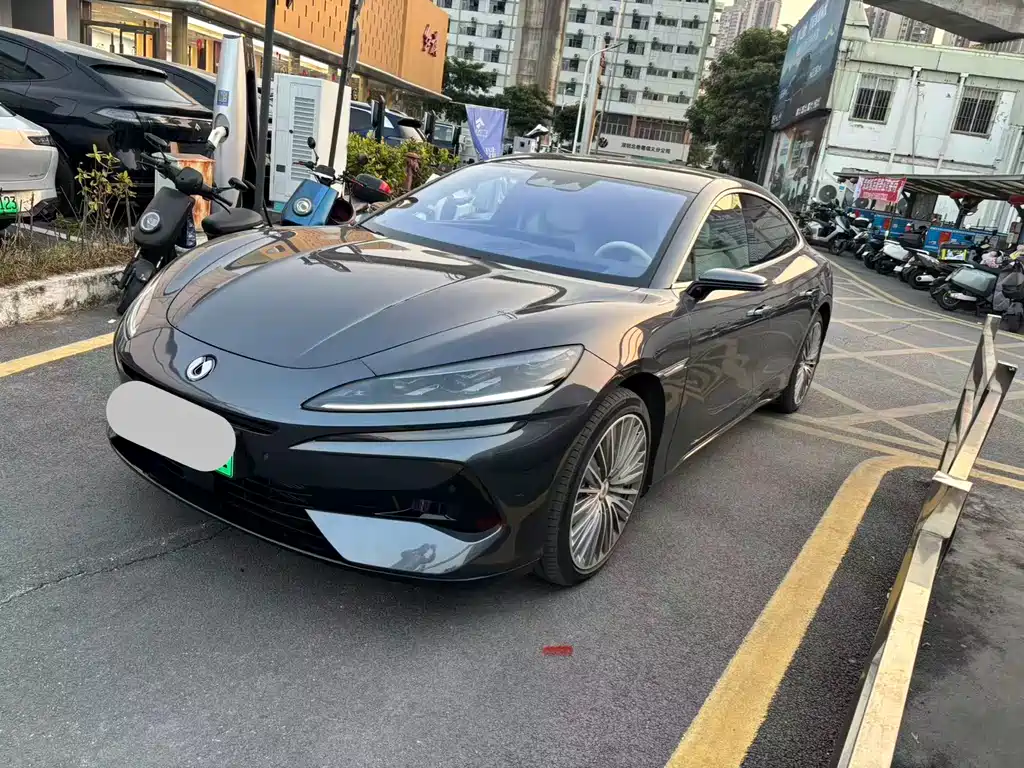 Denza Z9 2024 1100km four-wheel drive Ultra version купить на сайте DeffCars