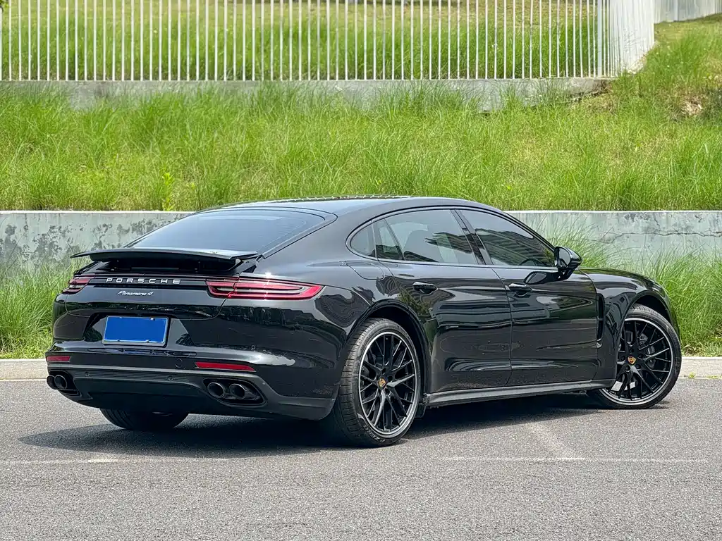 Panamera 2017 Panamera 4 Executive Extended Edition 3.0T купить на сайте DeffCars