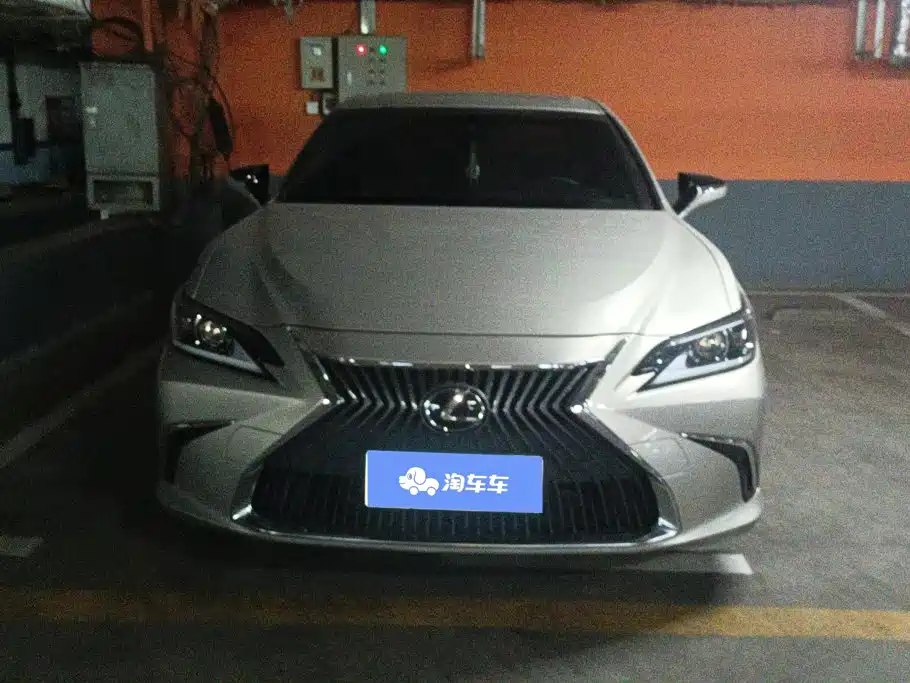 Lexus ES 2018 200 Excellence Edition National V купить на сайте DeffCars
