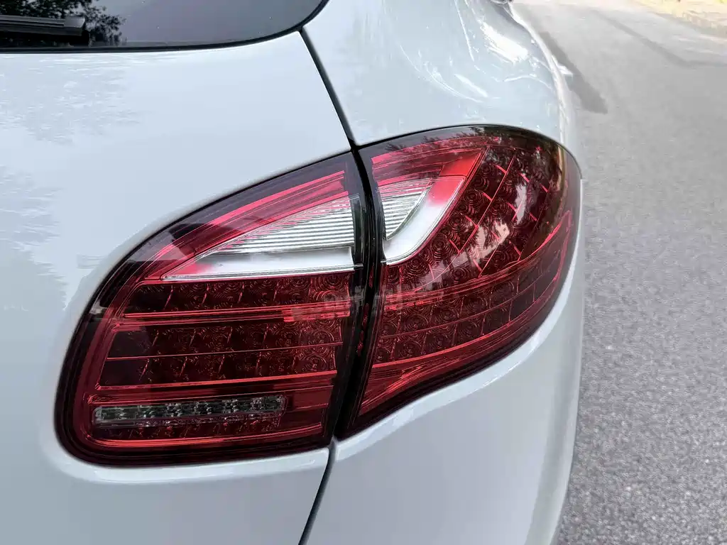 Cayenne 2014 Platinum Edition 3.0T купить на сайте DeffCars