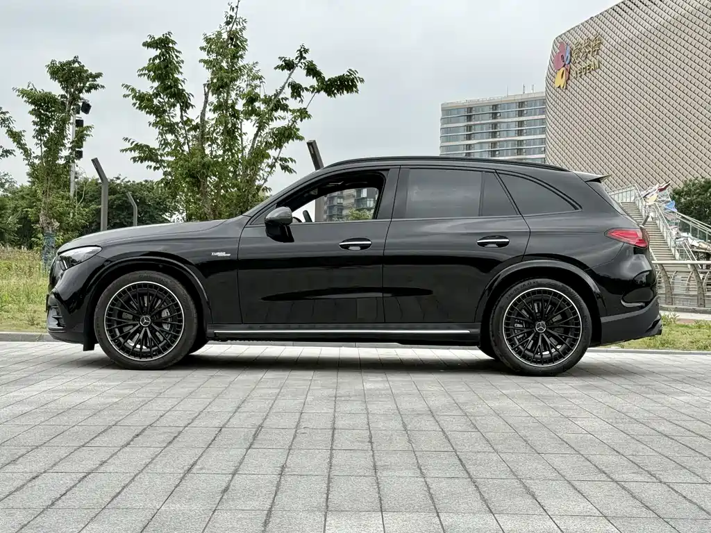 Mercedes-Benz GLC AMG 2026 AMG GLC 43 4MATIC купить на сайте DeffCars