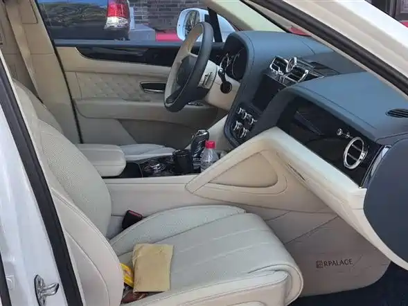 Bentayga 2022 4.0T V8 купить на сайте DeffCars