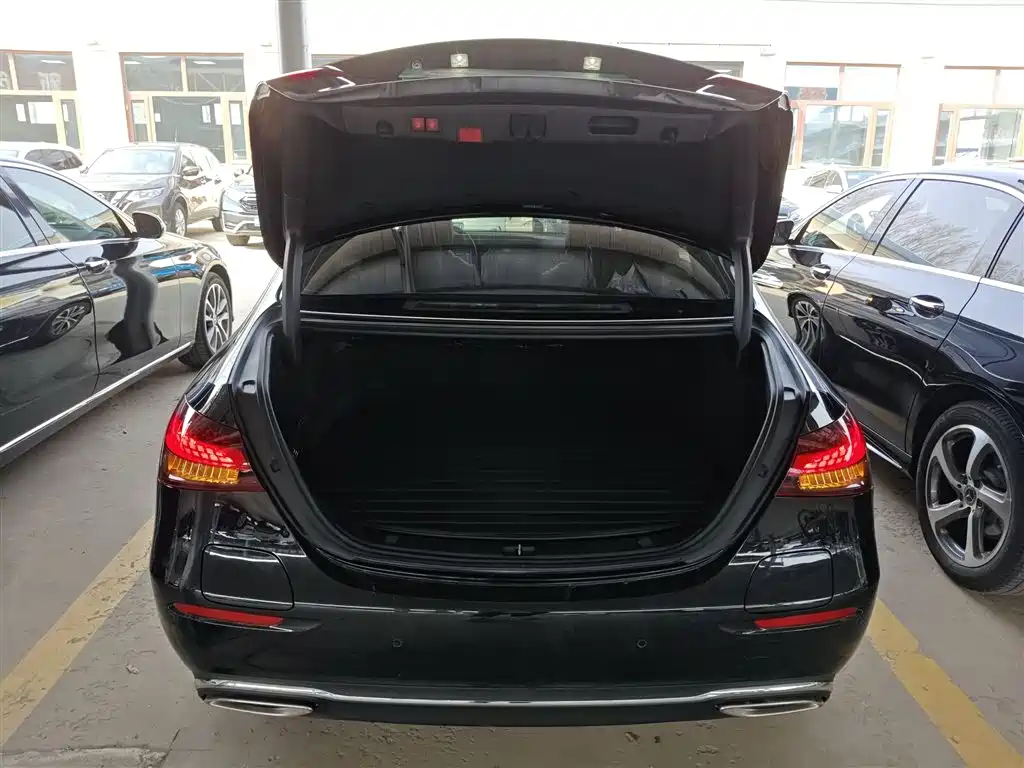 Mercedes-Benz E-Class New Energy 2022 facelift E 350 e L plug-in hybrid sedan купить на сайте DeffCars