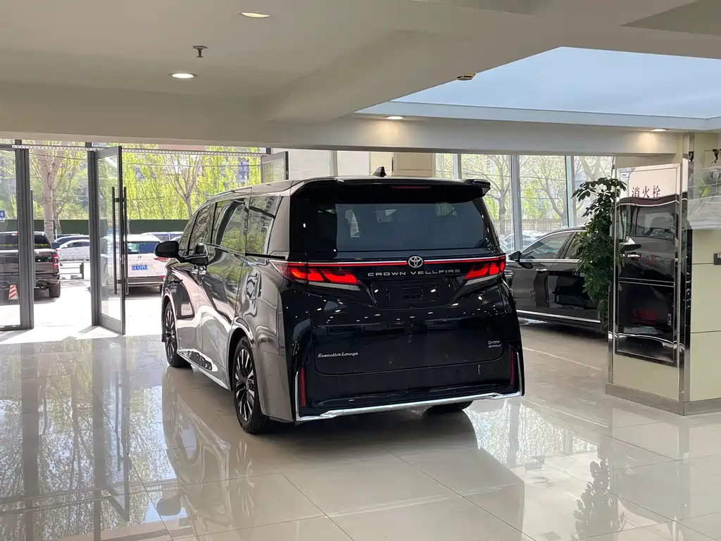 Wilfa 2024 Crown Dual Engine 2.5L Supreme Executive Edition купить на сайте DeffCars