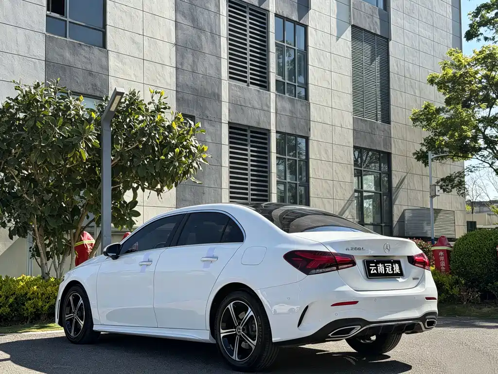 Mercedes-Benz A-Class 2022 Facelift Three A 200 L Sports Sedan Fashionable купить на сайте DeffCars