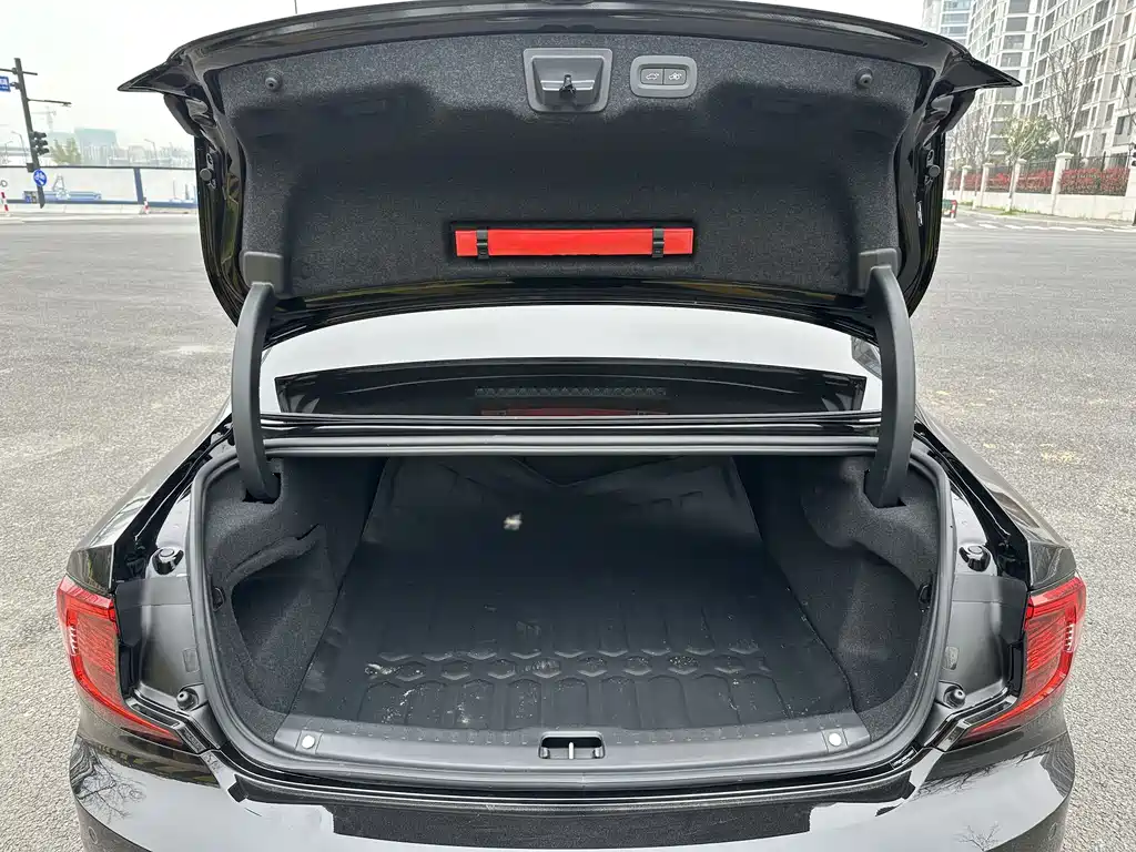 Volvo S90 2025 B5 Zhiya Luxury Edition купить на сайте DeffCars