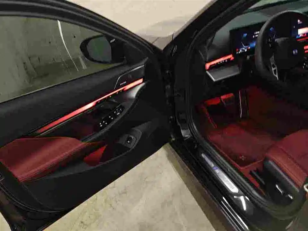 BMW 5 Series 2026 530Li Leading M Sports Package купить на сайте DeffCars