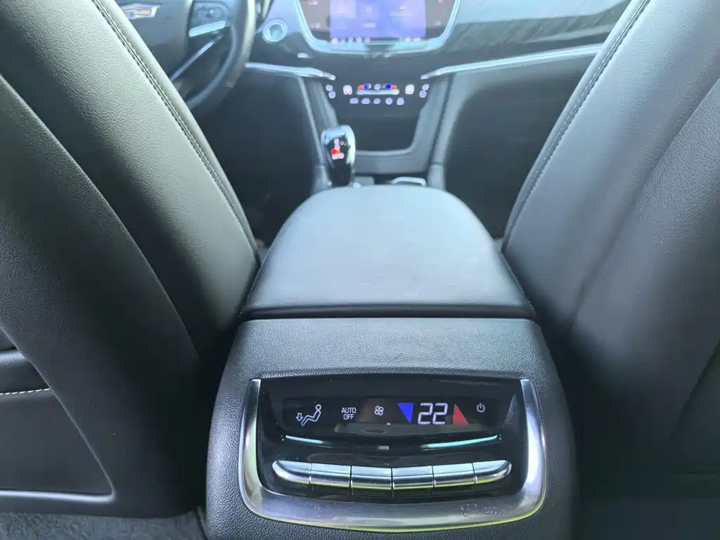 Cadillac XT6 2022 2.0T six-seat four-wheel drive luxury model купить на сайте DeffCars