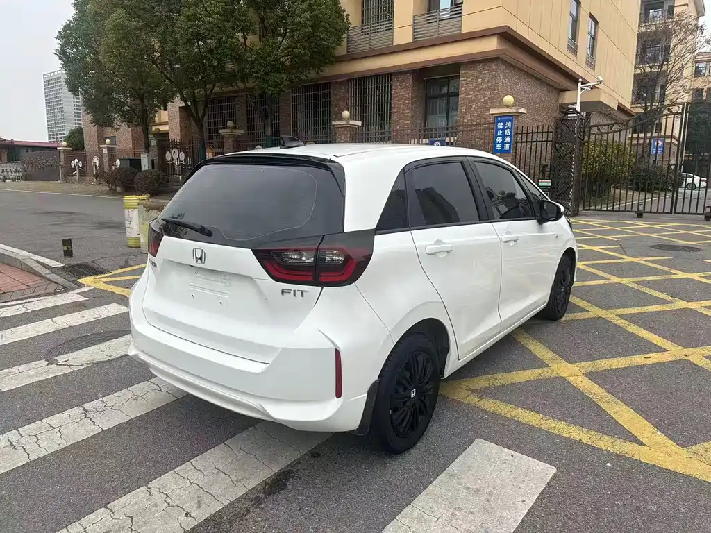 Fit 2021 1.5L CVT Trendy Edition купить на сайте DeffCars