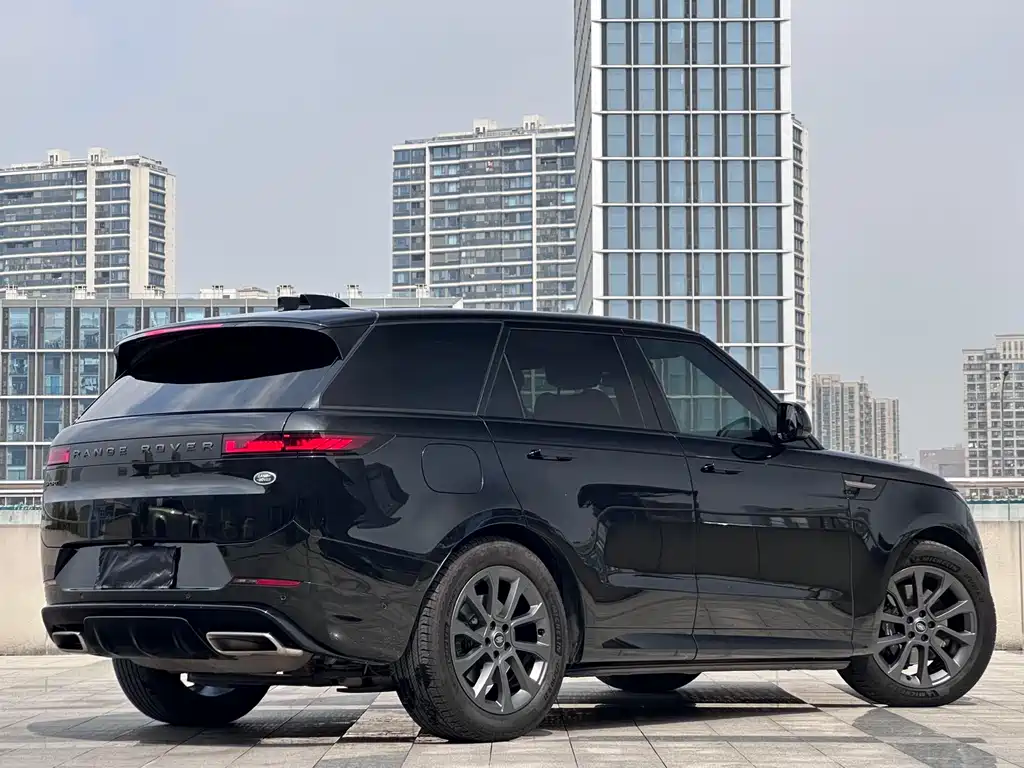 Range Rover Sport 2024 400PS Dynamic SE купить на сайте DeffCars
