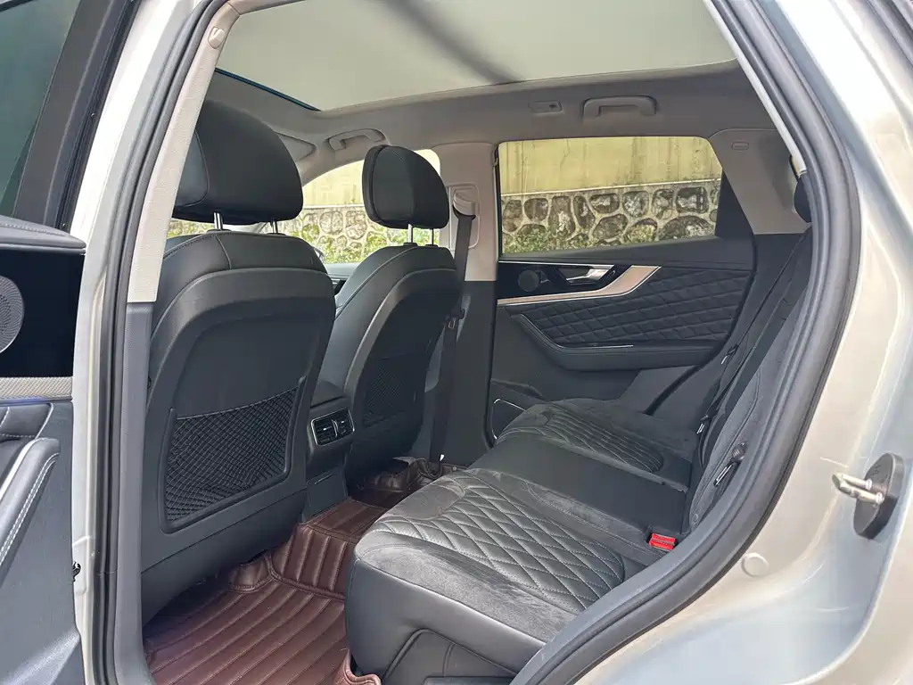 Hongqi HS5 2019 2.0T Zhilian Qixiang four-wheel drive version купить на сайте DeffCars