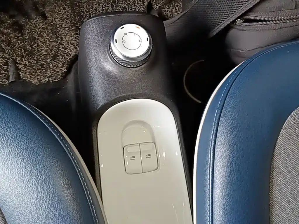 Hongguang MINIEV 2022 GAMEBOY 200km gaming model lithium iron phosphate купить на сайте DeffCars