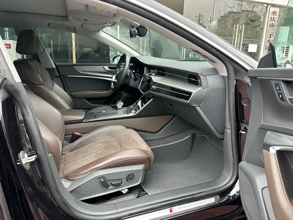 Audi A7L 2024 45TFSI S-line Dream Building Liquid Crystal Package купить на сайте DeffCars