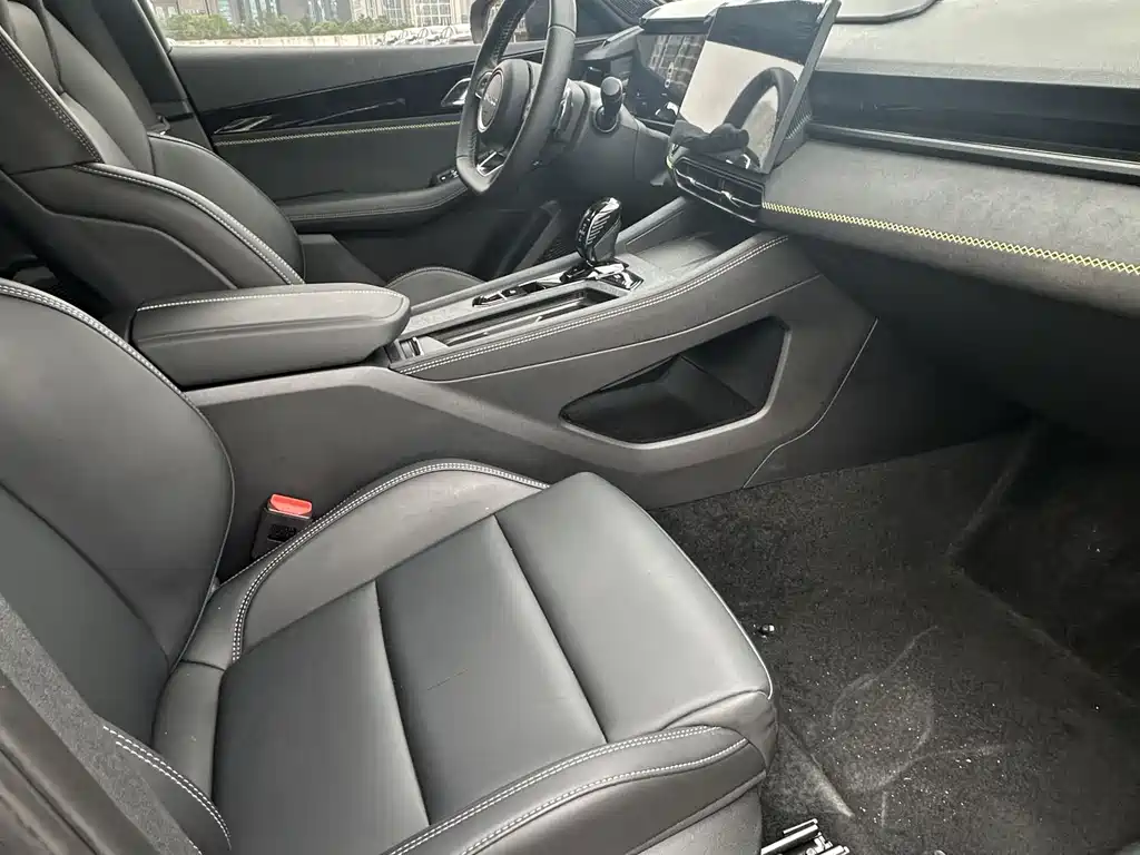 Lynk & Co 03 2023 1.5TD DCT Plus купить на сайте DeffCars