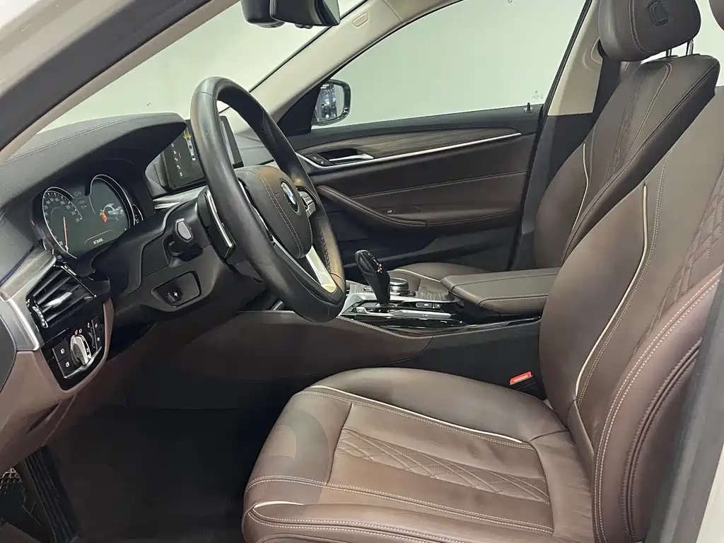 BMW 5 Series 2018 facelift 530Li leading model luxury package купить на сайте DeffCars