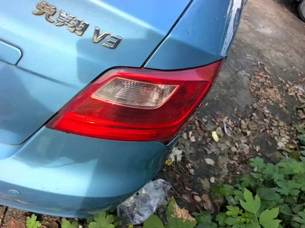 Yuexiang V3 2012 1.3L Manual Comfort Type National IV купить на сайте DeffCars