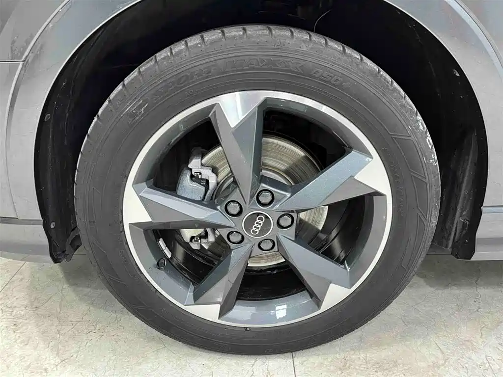 Audi Q3 2022 35 TFSI Fashionable and Dynamic купить на сайте DeffCars