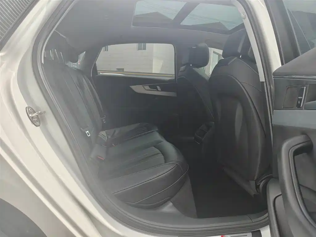 Audi A4L 2024 40 TFSI Fashionable and Dynamic купить на сайте DeffCars