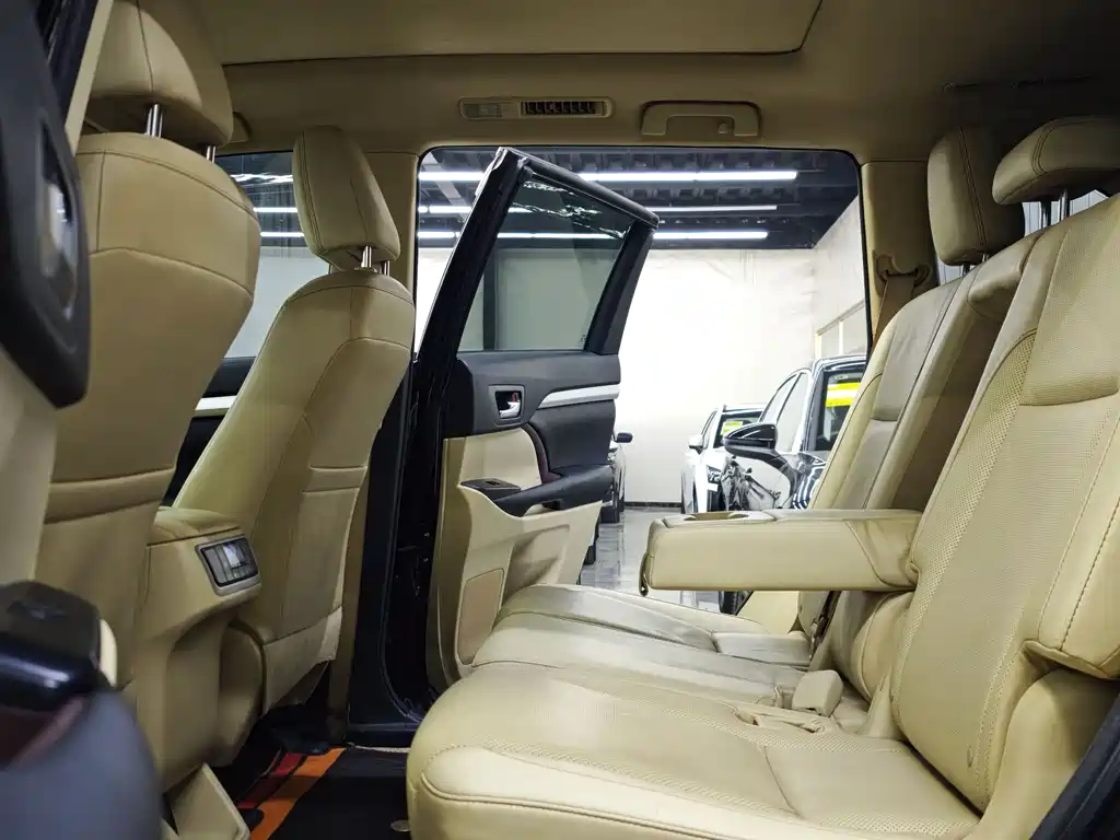 Highlander 2015 2.0T four-wheel drive luxury version 7 seats купить на сайте DeffCars