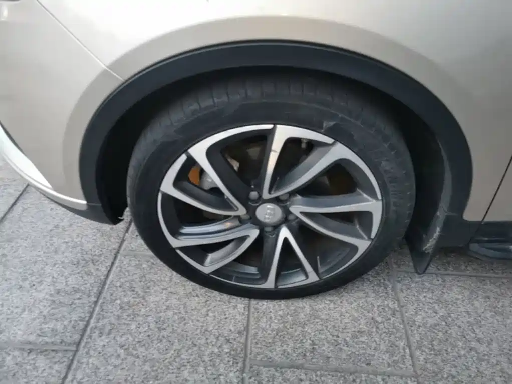Emgrand GS 2016 Elegant Edition 1.3T Automatic Premium Model купить на сайте DeffCars