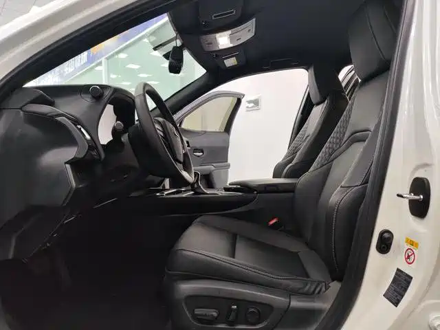 Lexus UX 2020 260h Detective Cool Edition National V купить на сайте DeffCars
