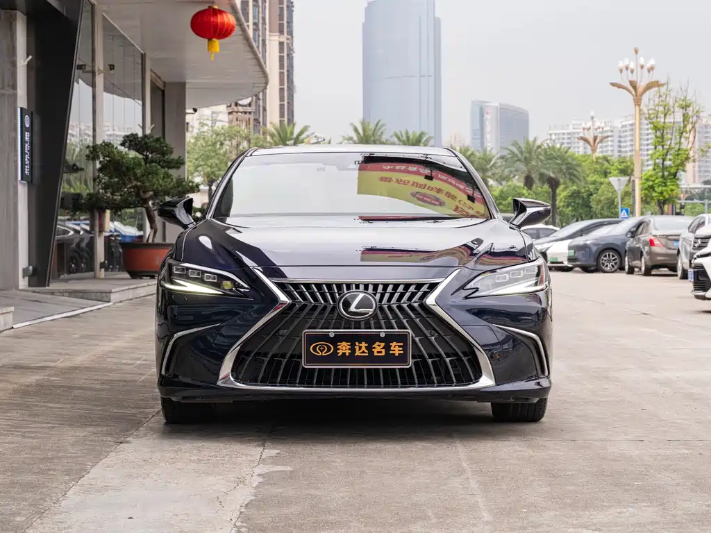 Lexus ES 2022 300h Premium Edition купить на сайте DeffCars