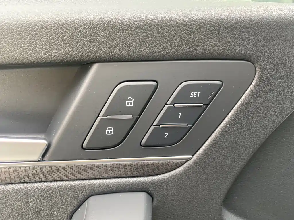 Audi Q5L 2022 45T luxury and dynamic model купить на сайте DeffCars