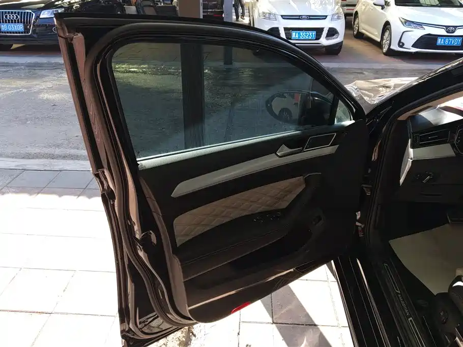 Magotan 2023 2 million commemorative edition 330TSI DSG luxury model купить на сайте DeffCars