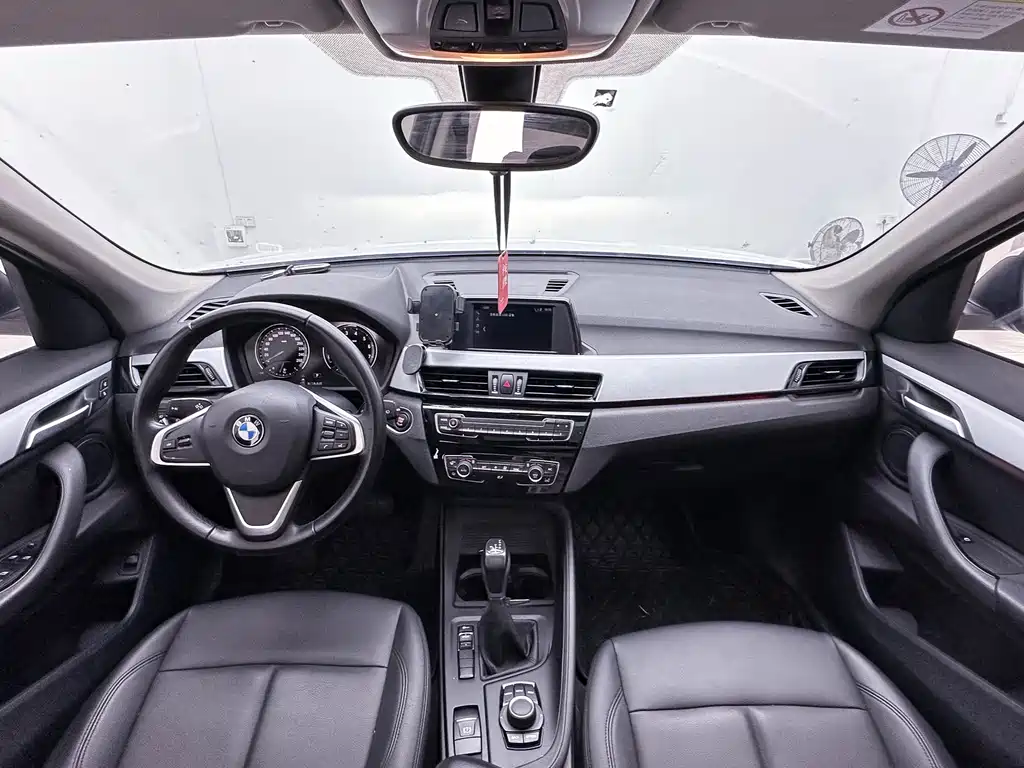 BMW X1 2019 sDrive20Li leading model купить на сайте DeffCars