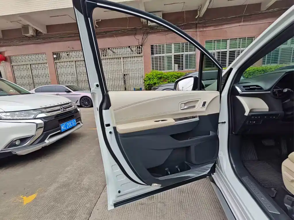 Grevia 2023 2.5L Hybrid Premium PLUS Edition купить на сайте DeffCars
