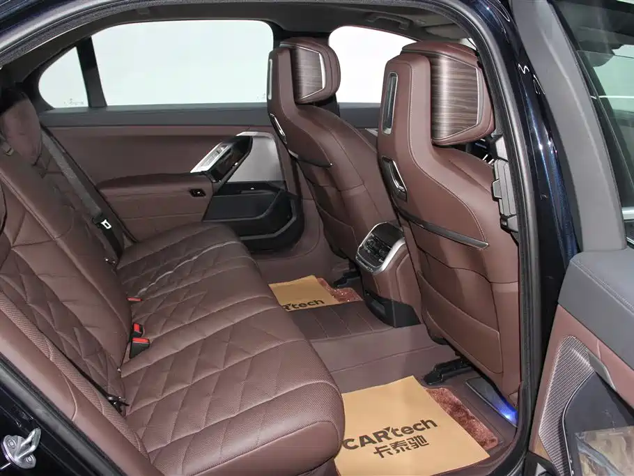 BMW 7 Series 2023 740Li Leading M Sports Package купить на сайте DeffCars