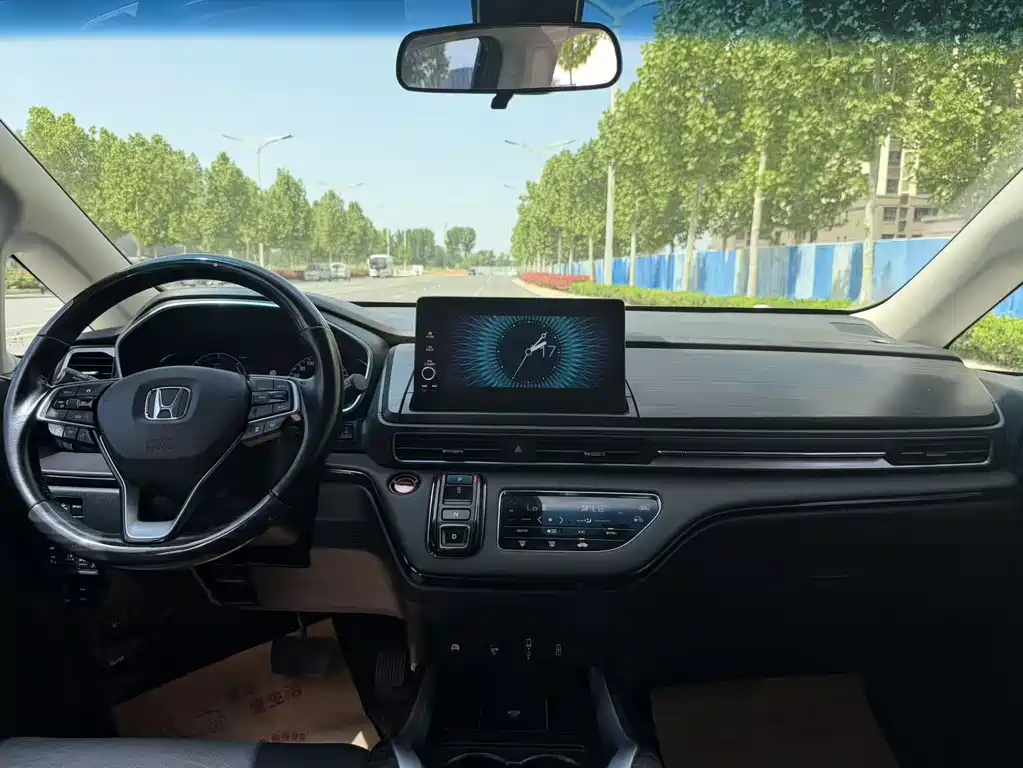 Alison 2022 2.0L e:HEV Deluxe Edition купить на сайте DeffCars