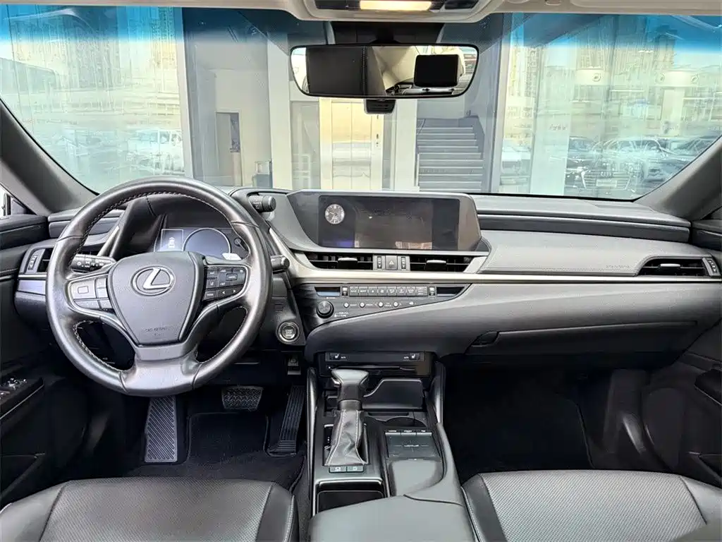 Lexus ES 2018 200 Excellence Edition National V купить на сайте DeffCars