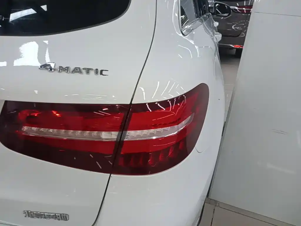 Mercedes GLC 2017 260 4MATIC Dynamic купить на сайте DeffCars