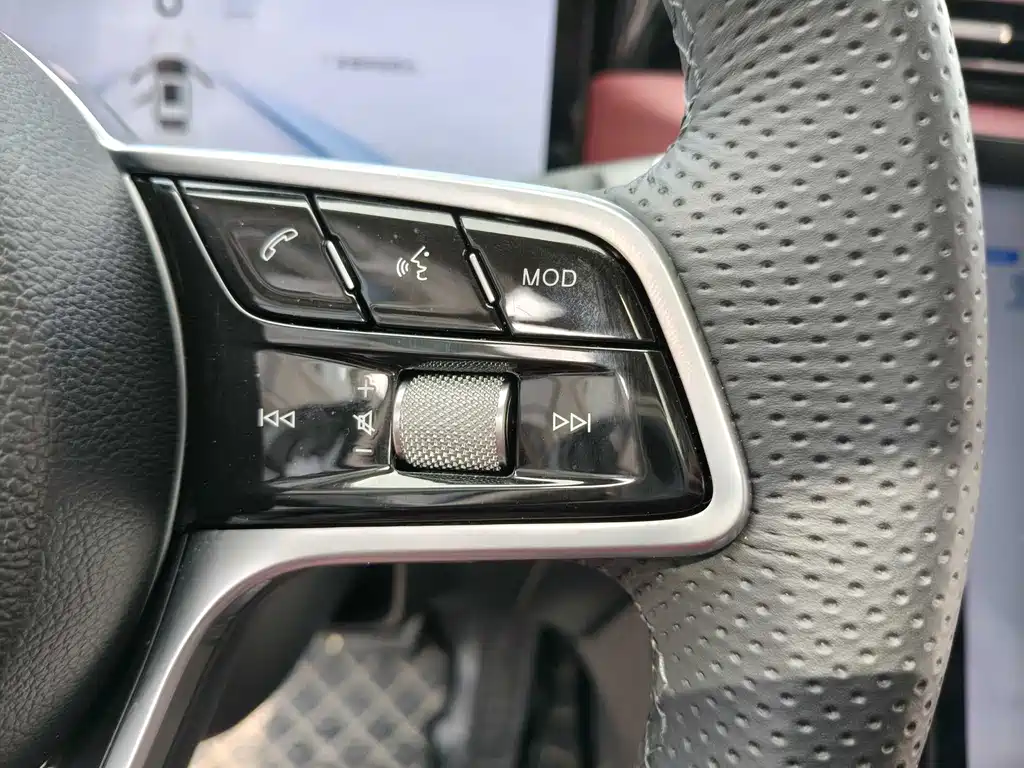 Hongqi H5 2025 2.0T automatic Qichang version купить на сайте DeffCars