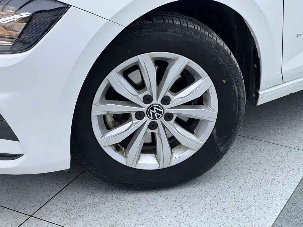 Polo 2021 Plus 1.5L Automatic Colorful Technology Edition купить на сайте DeffCars