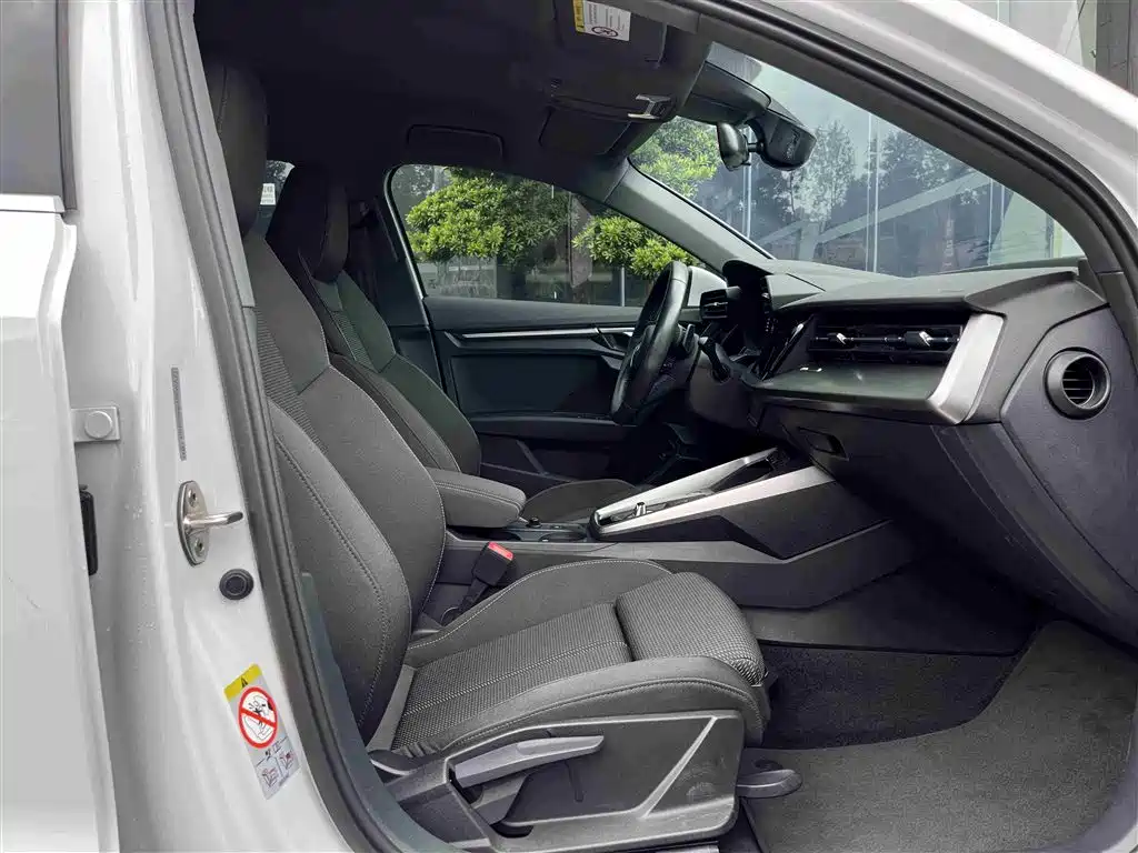 Audi A3 2021 A3L Limousine 35 TFSI aggressive and sporty купить на сайте DeffCars