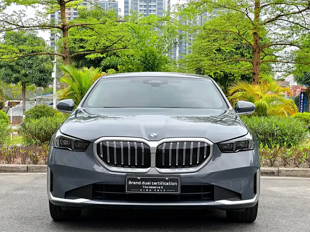 BMW 5 Series 2024 530Li Leading Luxury Package купить на сайте DeffCars