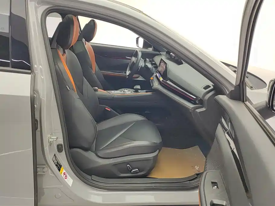 Changan UNI-V 2022 1.5T premium model купить на сайте DeffCars