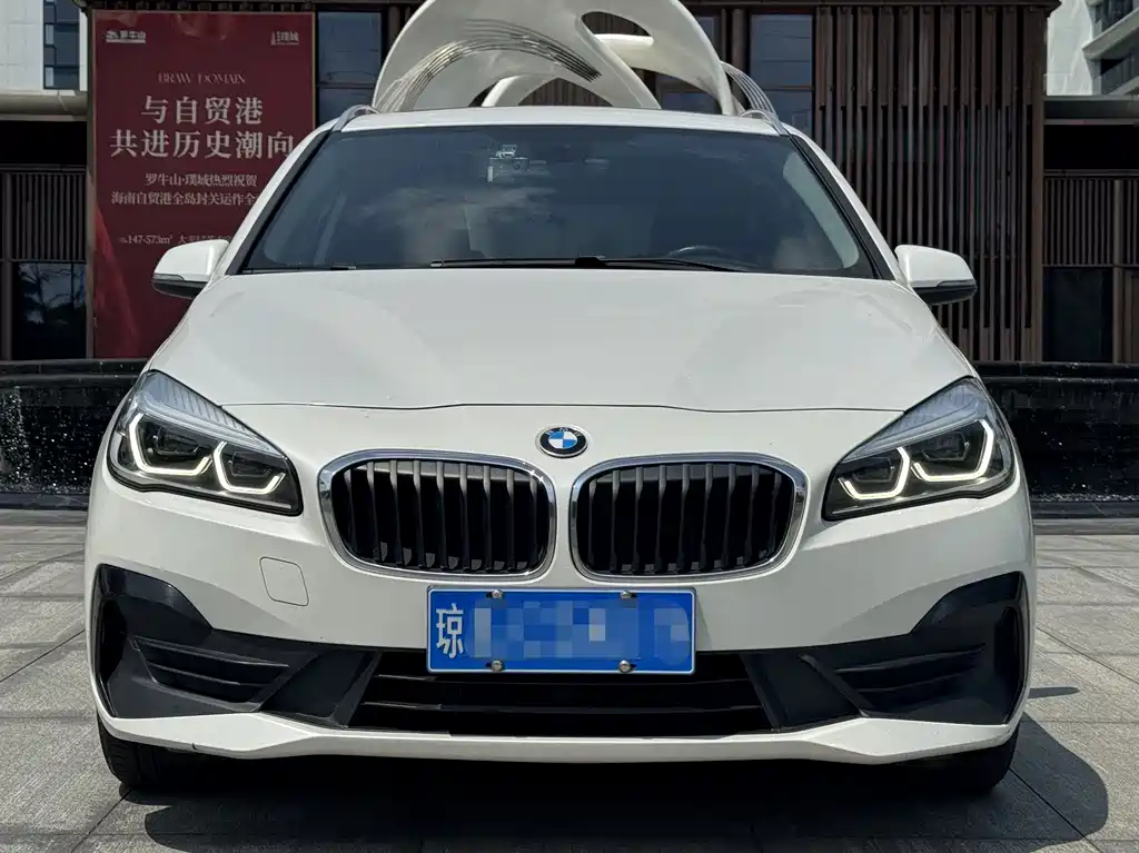 BMW 2 Series Touring 2018 218i Leading Model купить на сайте DeffCars