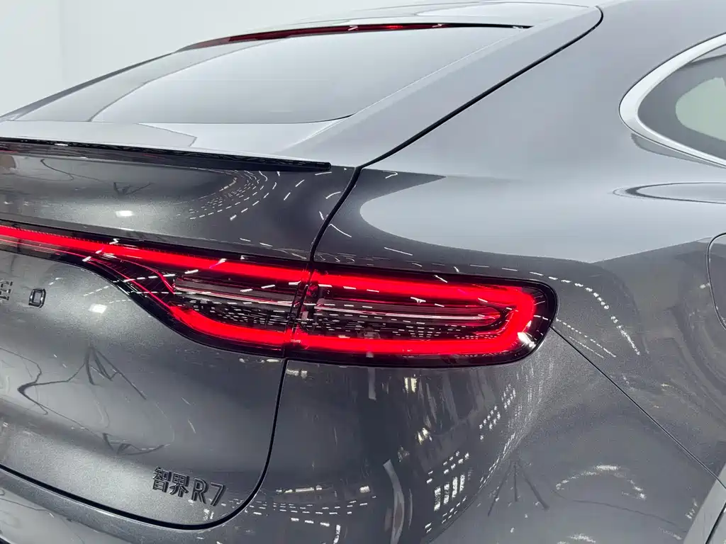 Zhijie R7 2025 extended range 251km Max купить на сайте DeffCars