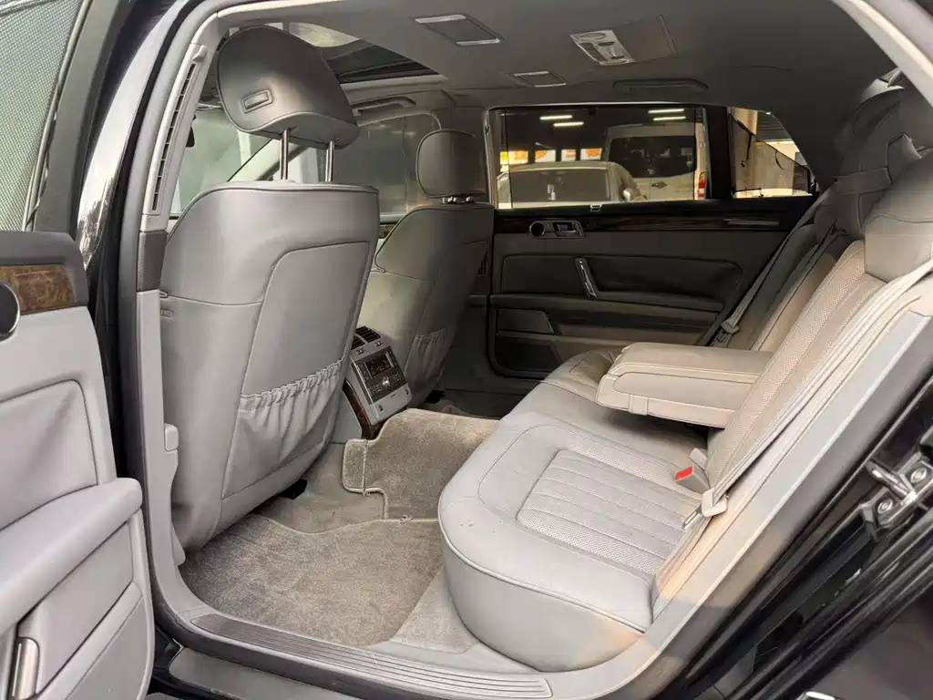 Phaeton 2011 3.6L V6 5-seat extended comfort version купить на сайте DeffCars