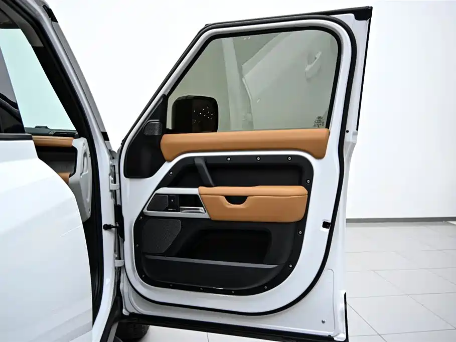Land Rover Defender 2024 110 3.0T P400 Dark Special Edition купить на сайте DeffCars