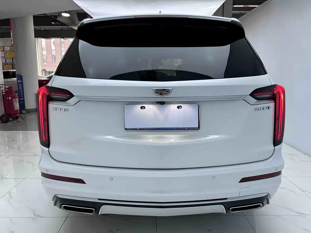 Cadillac XT6 2022 2.0T six-seat two-wheel drive luxury model купить на сайте DeffCars