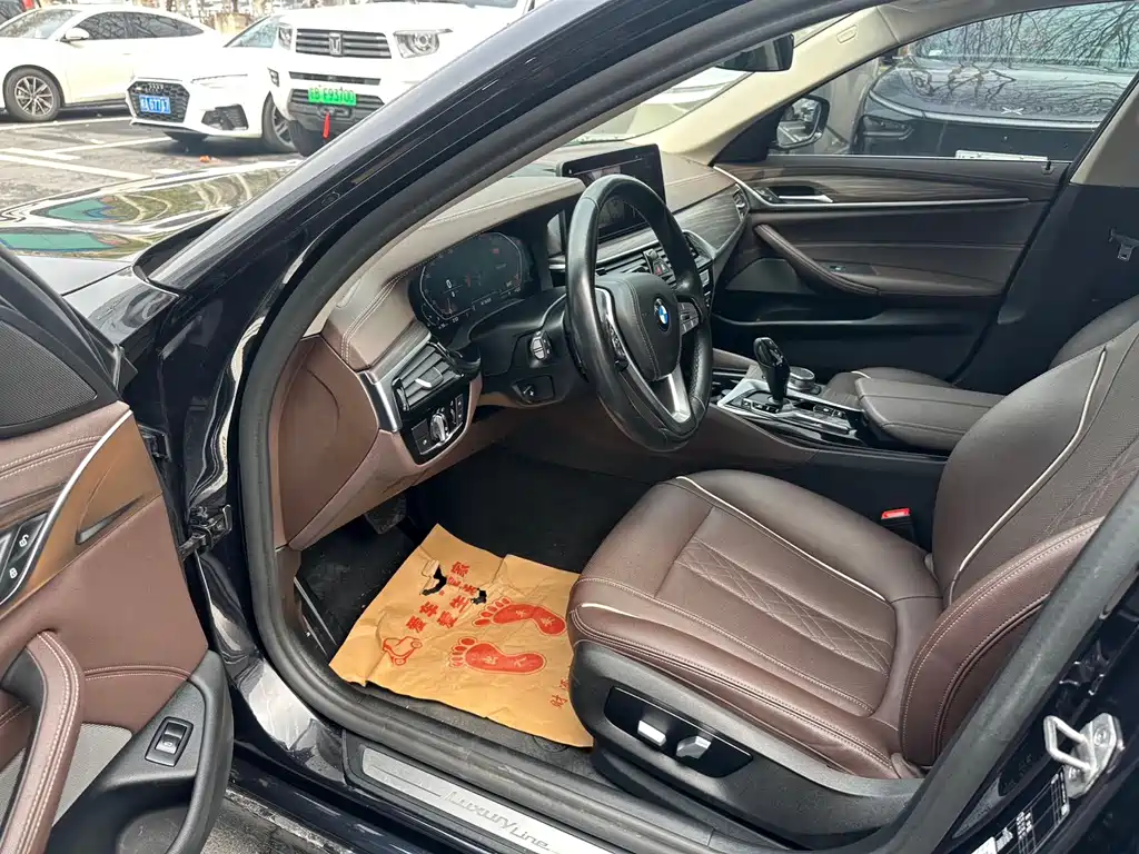 BMW 5 Series 2021 530Li Leading M Sports Package купить на сайте DeffCars