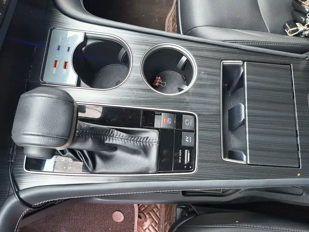 SIENNA 2024 2.5L Hybrid Premium Edition купить на сайте DeffCars